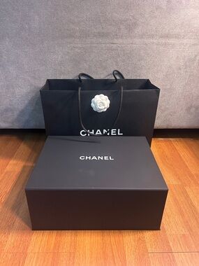 CHANEL empty box